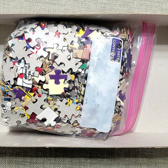 Disney Panoramas "Mickey Through the Years" 750 Piece Jigsaw Puzzle! 2009 - Picture 2 of 4